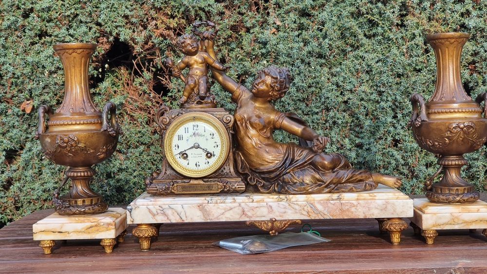 Zegar kominkowy antyk XIXwiek sygnowany August Moreau prezent