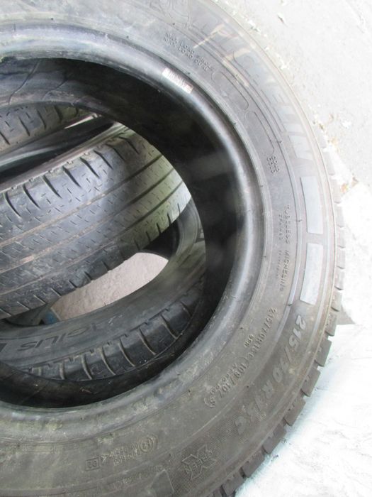 215/70/R15C Michelin Agilis комплект літньої гуми