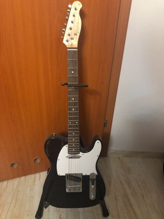 Gitara elektryczna Harley Benton + akcesoria widoczne na zdjęciach
