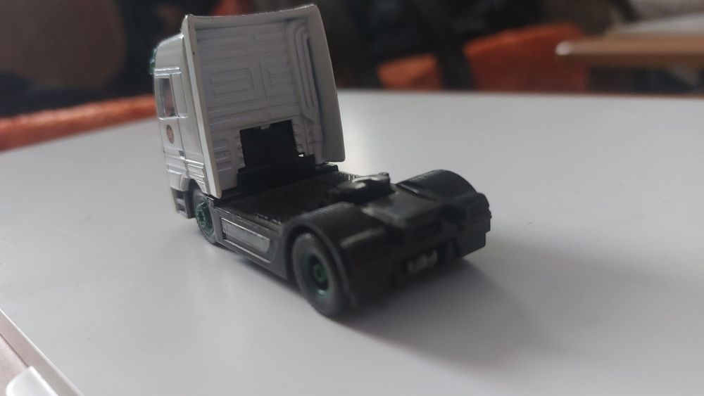 модель Mercedes-Benz Actros