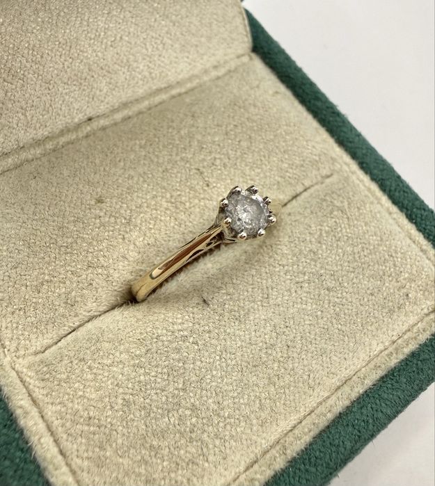 Złoty pierścionek z diamentem 0,27ct