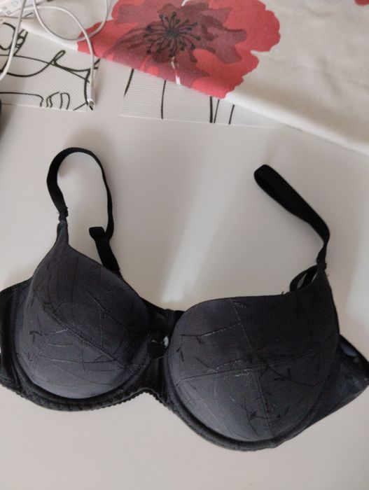 Biustonosz,stanik 85B