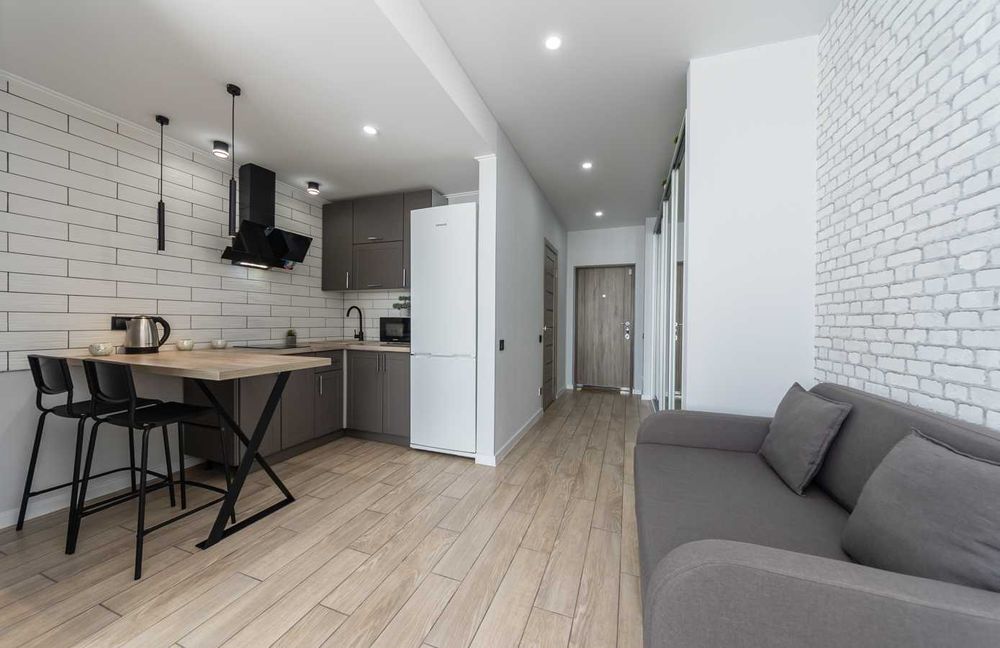 Є своє укриття! Стильна студія біля метро, Бажана, 17.