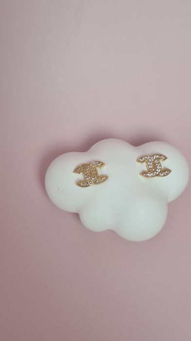 Złote kolczyki malutkie wkręty CC Chanel z białą cyrkonią