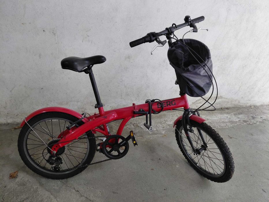 Bicicleta dobrável seminova com acessórios