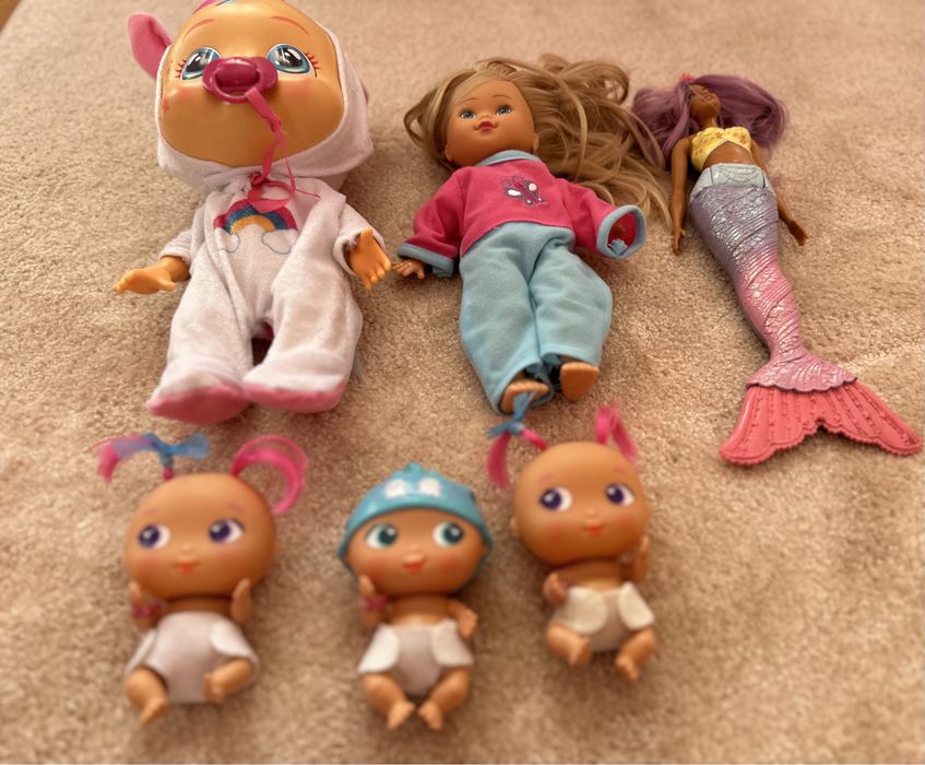 Bonecas e bonecos (diversos)