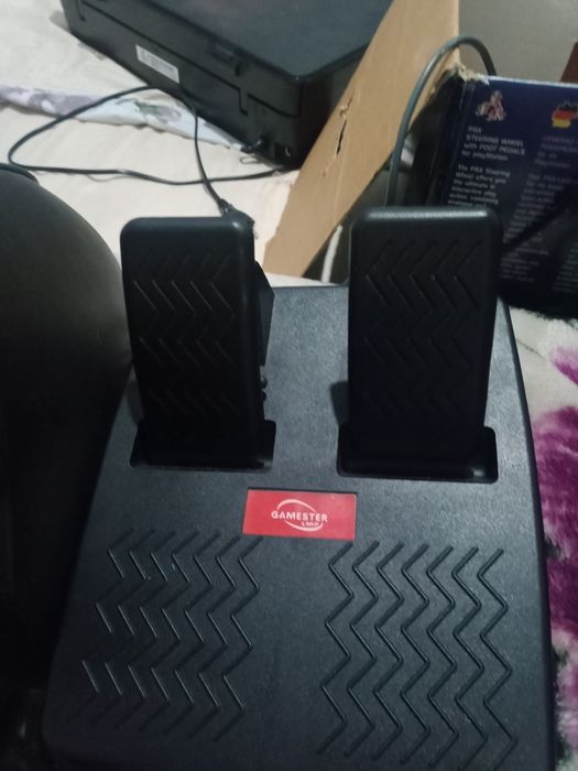 Volante e pedais  gamer novo psx