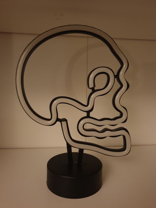 Lampka neonowa na baterie