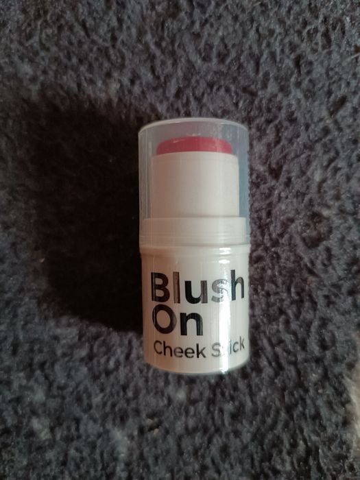 Róż Blush On Cheek Stick