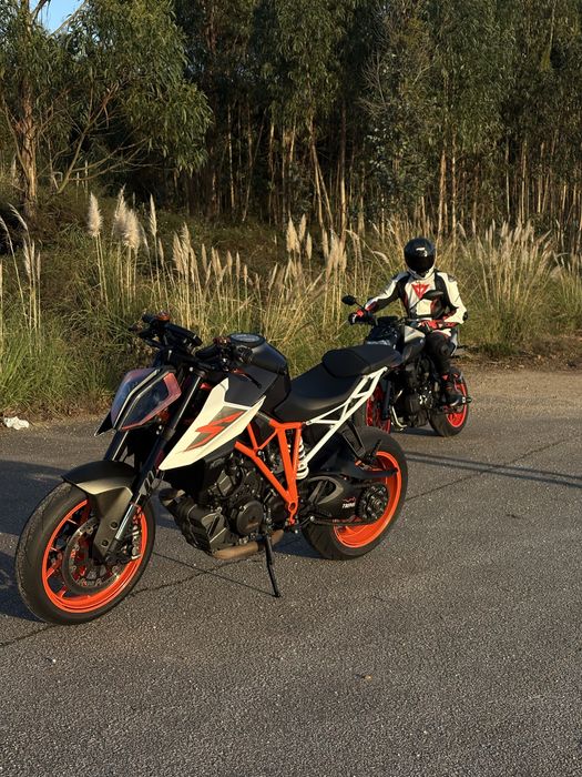 Ktm 1290 Superduke R (aceito retomas)