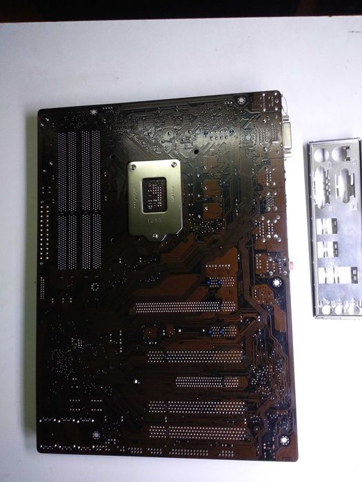 Материнская плата Asus P8B75-V (s1155, Intel B75, PCI-Ex16) рабочая + могу доукомплектовать