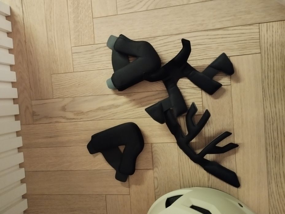 Kask na hulajnogę elektryczną  BELL
