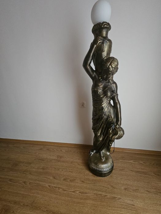 Lampa stojąca ,Kobieta z dzbanem
