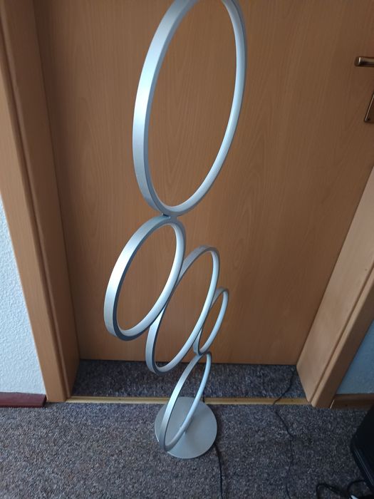 Lampa podłogowa LED