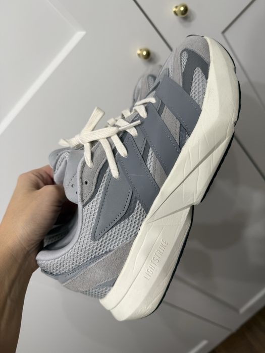 Adidas lightblaze