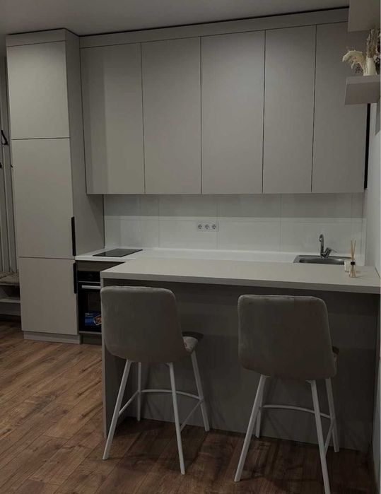 Затишна ! кімнатна квартира  на Гераневій