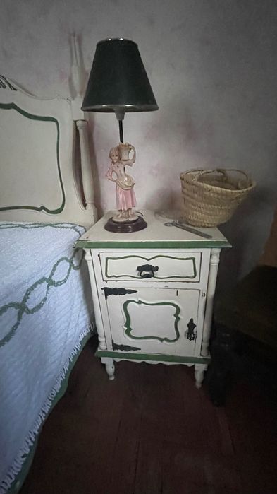 Conjunto de quarto antigo