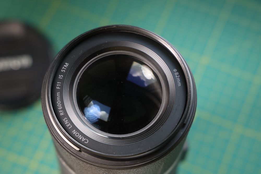 Обʼєктив Canon RF 600
