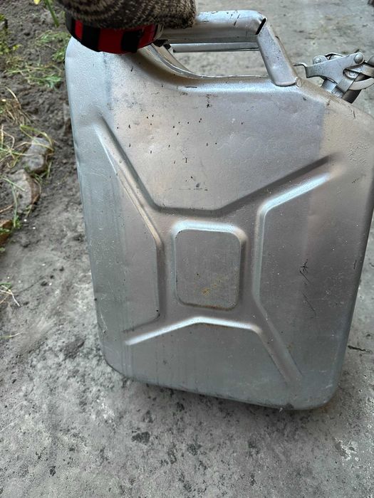 Хозяйственная канистра 20 л