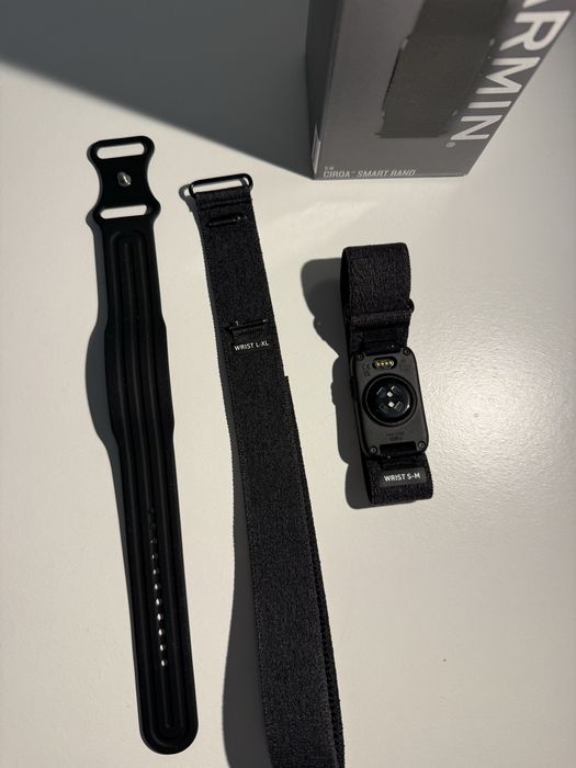 Smartband Garmin CIRQA™ - Tecido ConfortFit (S/M) -