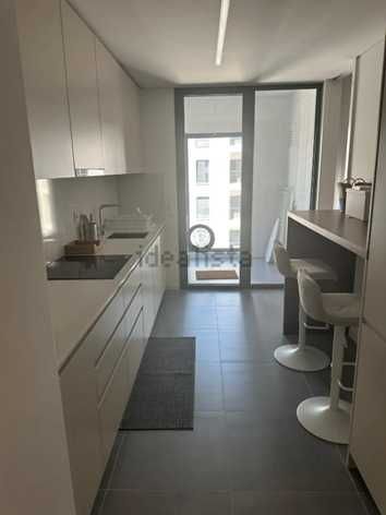 Arrendamento de apartamento t2 na Rua Fernando Lanhas, 101