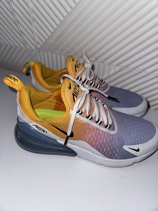 Кросівки Nike Air Max 270