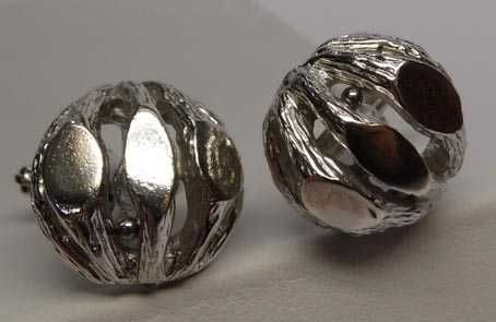 Srebrne spinki ciekawe ozdoby