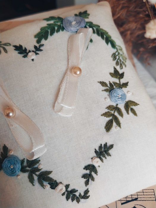 Весільна подушка для обручок