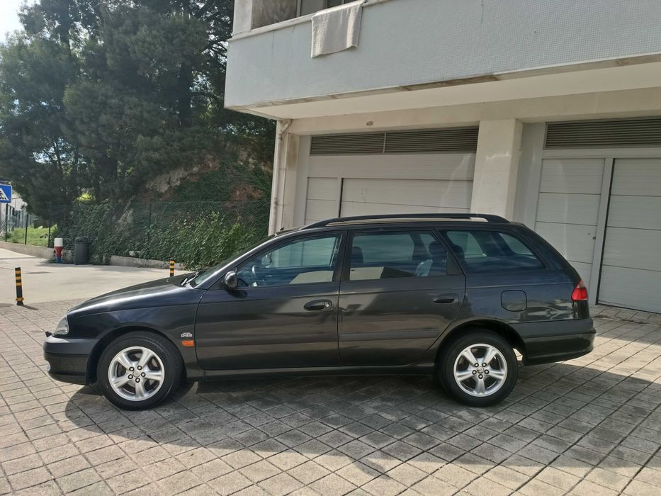 Toyota avensis SW 2.0 d4-d 110cv de 2001