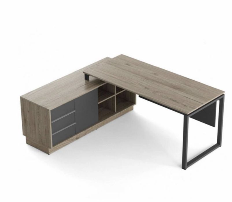 Офисный стол