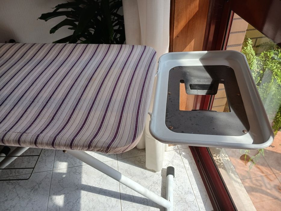 Tábua de engomar para ferro com caldeira