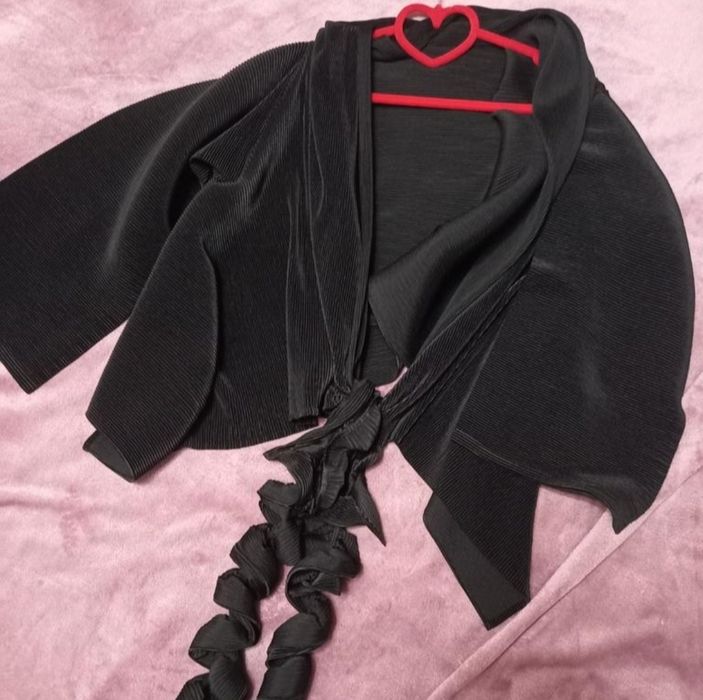 кардиган Issey Miyake плісирована блуза жіноча в чорному кольорі