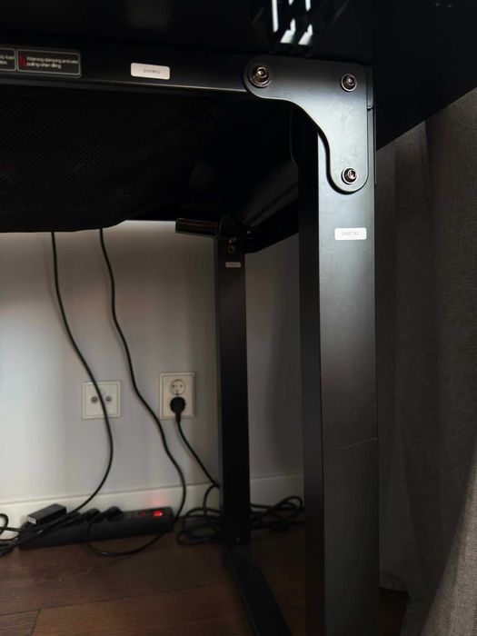 Biurko gamingowe Ultradesk UPLIFT 160 cm Czarne