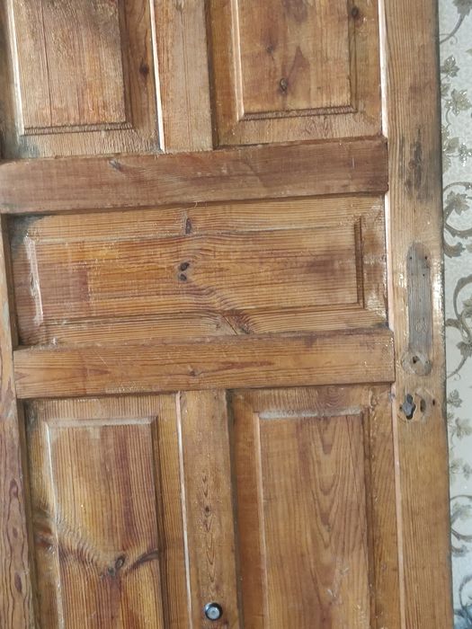 Продаю двері дерев'яні 200х824х42