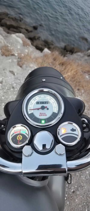 Royal Enfield Classic 500 Gunmetal Grey (2018) – 18.172km / Full LED / Motor 500cc + Lote Completo de Peças/Extras