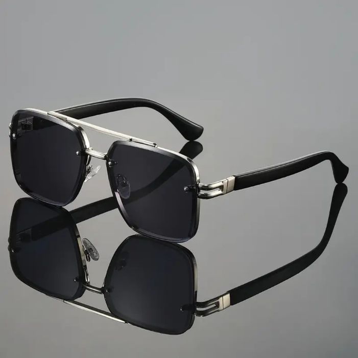 Терміновий розпродаж сонцезахисних окулярів