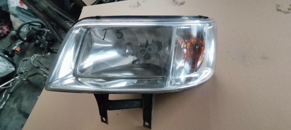 Lampa lewa prawa przód VW Transporter T5