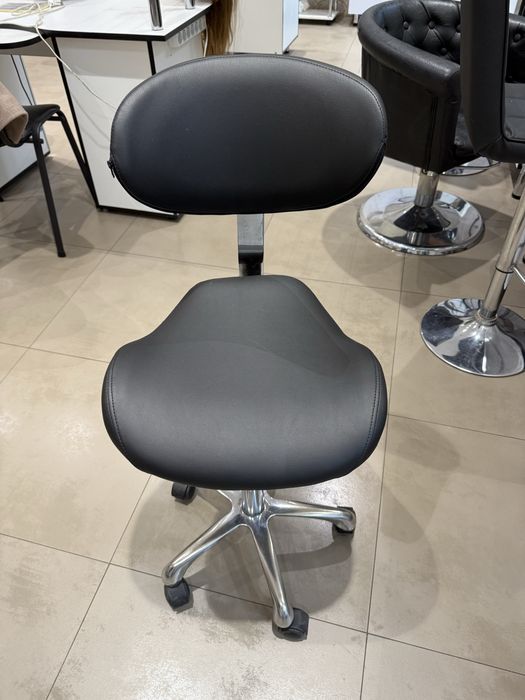 Продам кресло мастера 1500 грн
