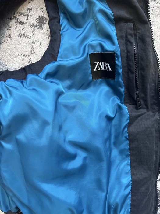 Жилетка Zara, темно-синя, дута та дуже тепла.