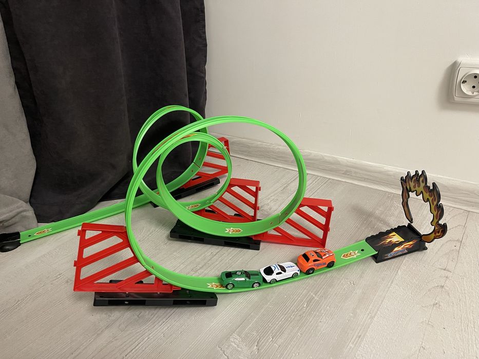 Трек для машинок