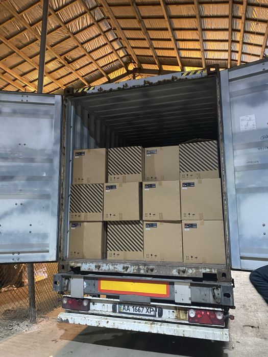 Вантажні перевезення + Вантажники