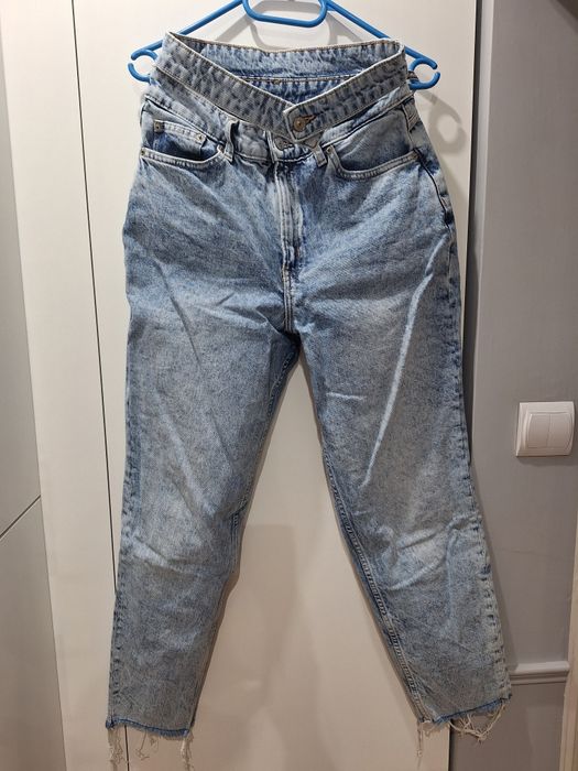 Jeansy h & m z efektownym paskiem