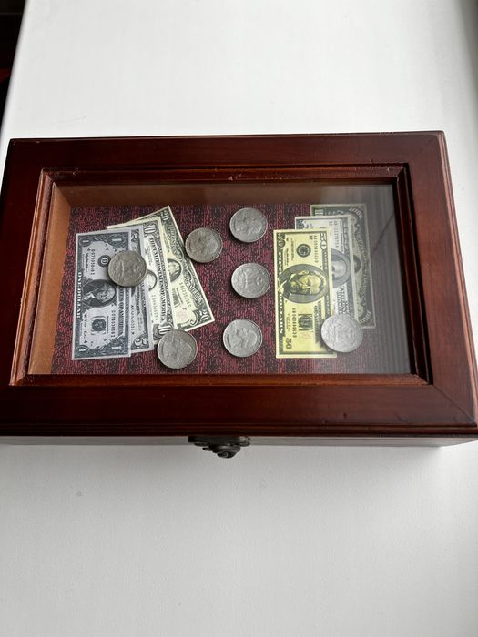 Стильна ключниця на 6 зачіпок – практично та красиво! Нова.