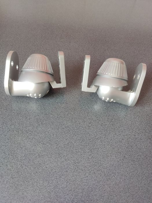 Sprzedam uniwersalne mocowania ścienne.