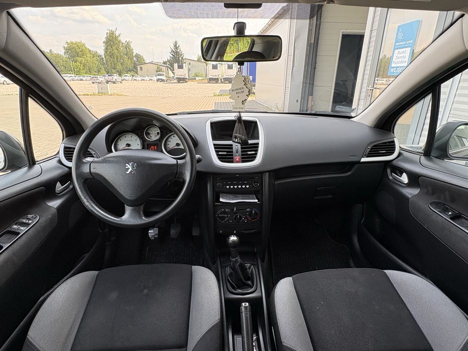 Peugeot 207 1.4 benzyna 2009r klima