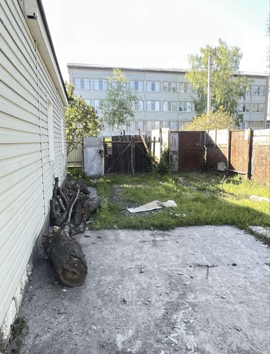 Продаж будинку.Земельна ділянка 20-ть соток