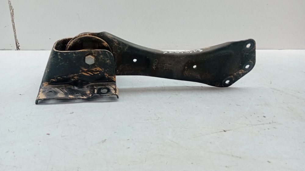 Braço de suspensão trás esquerdo MERCEDES-BENZ CLA Coupé (C118)