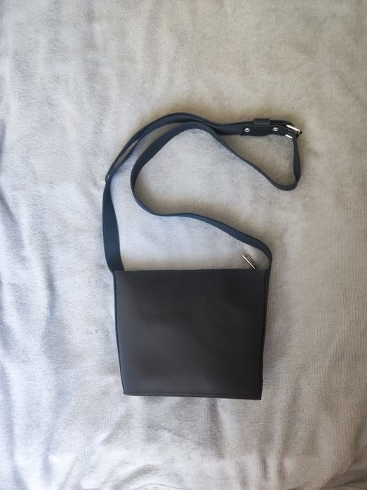 Нова шкіряна чорна сумка