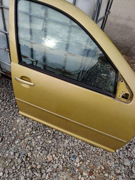 Drzwi prawe przód Volkswagen Golf 4 LA1U mechanizm podnoszenia szyby