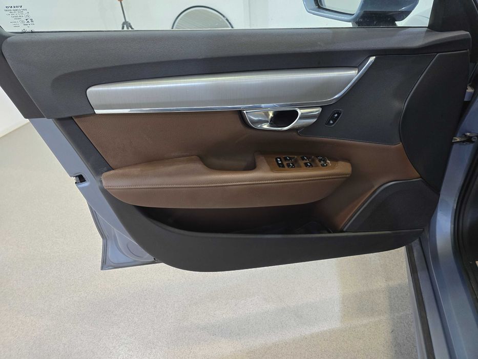 Volvo V90 T8 PHEV Momentum